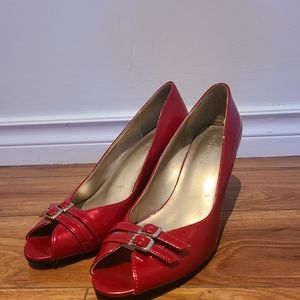Le Château Red Heels size 8.5
